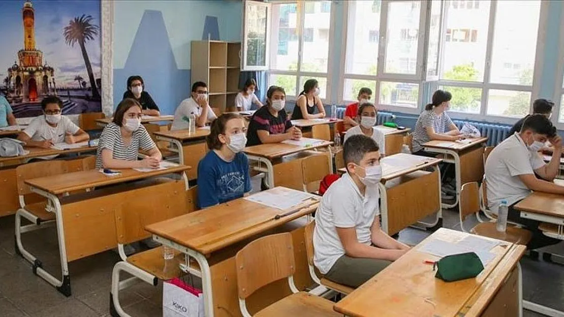 Son dakika MEB'ten uzaktan eğitim, sınav ve yarıyıl tatili açıklaması!