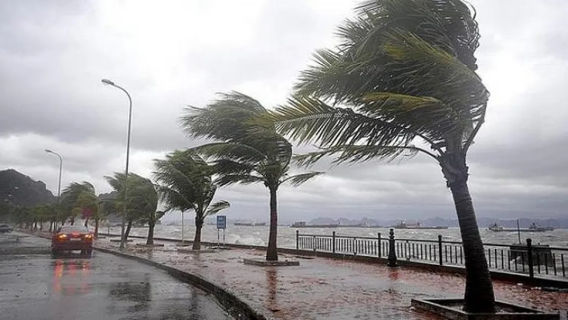Son Dakika ! Meteoroloji Fırtına İçin Saat Verdi