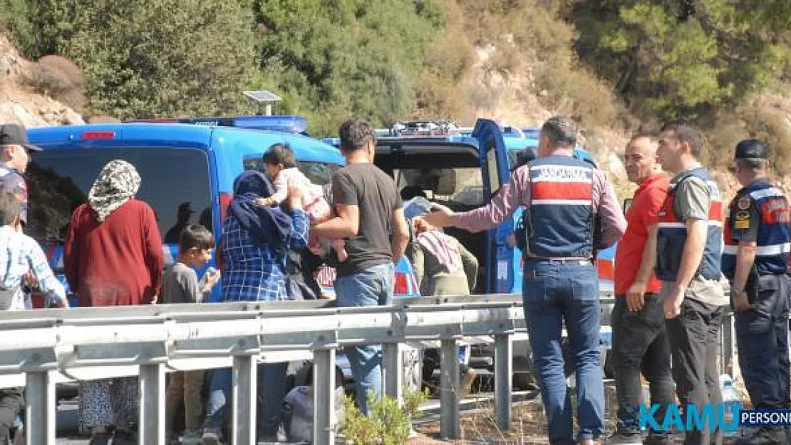 Son dakika..Muğla'da mültecileri taşıyan minibüs devrildi