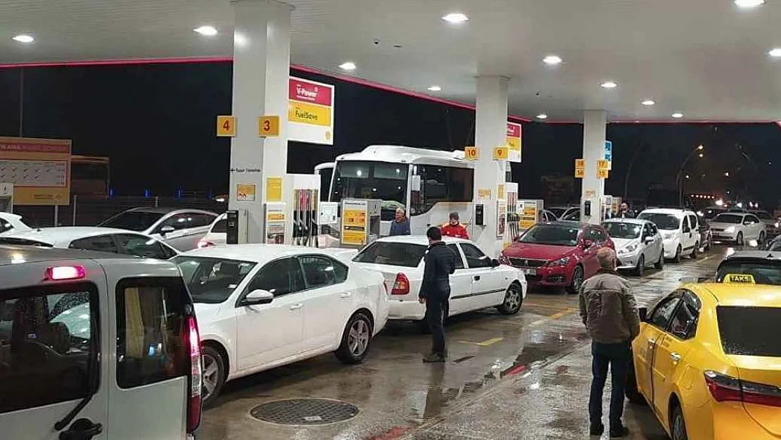 Son dakika müjde! Dolar ve brent petrol sert düştü: Akaryakıt fiyatlarına rekor indirim: İşte Ankara, İstanbul ve İzmir yeni yakıt fiyatları