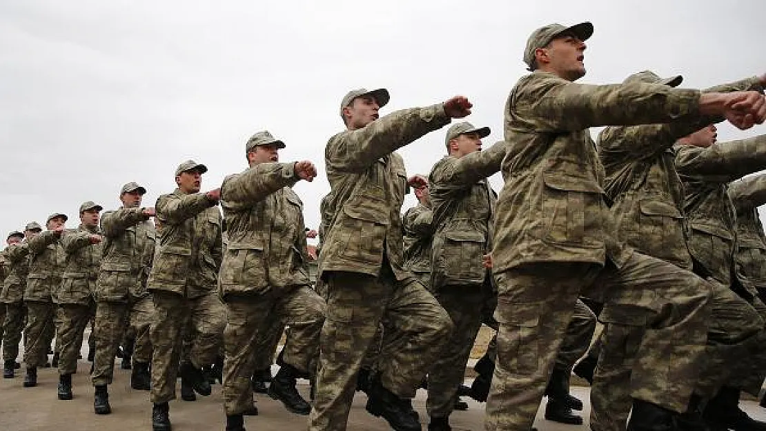 Son dakika Resmi Gazete'de yayımlandı! Askerlikte çok önemli değişiklik yapıldı: Milyonlarca genci ilgilendiriyor