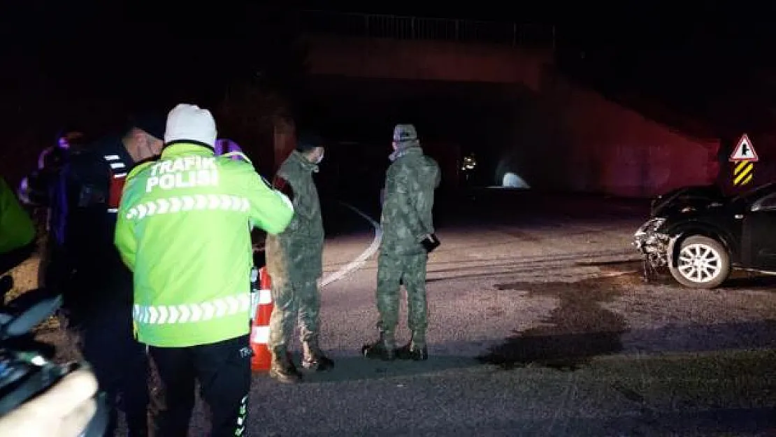 Son dakika Tekirdağ'da korkunç kaza! Askeri personel servis ve otomobil çarpıştı! 14 asker..
