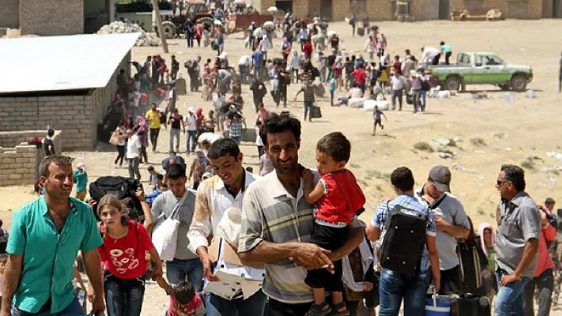 Son dakika Türkiye Suriyelilere sınır kapılarını sonuna kadar açtı! 5 Milyon Suriyeli Avrupa'ya doğru harekete geçebilir
