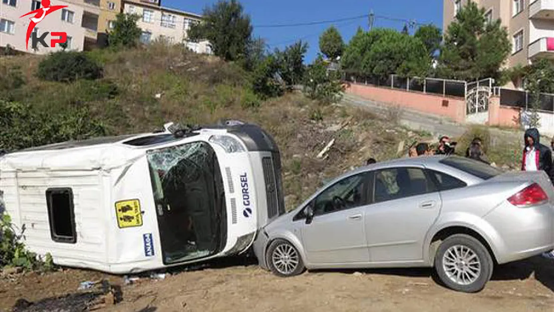 Son Dakika... Ümraniye'de Okul Servisi Devrildi: Yaralılar Var !
