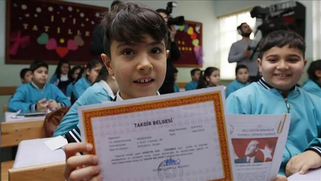 Son dakika uzaktan eğitim ve karne açıklaması geldi! Bakan Selçuk duyurdu