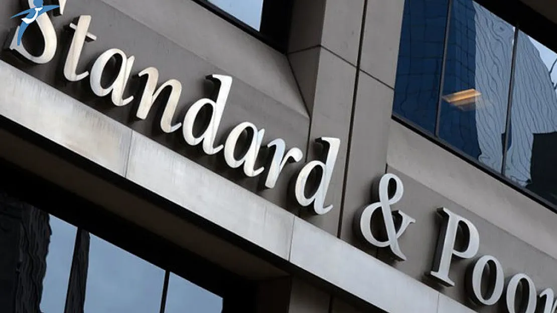 S&ampP Türkiye'nin kredi notunu düşürdü !
