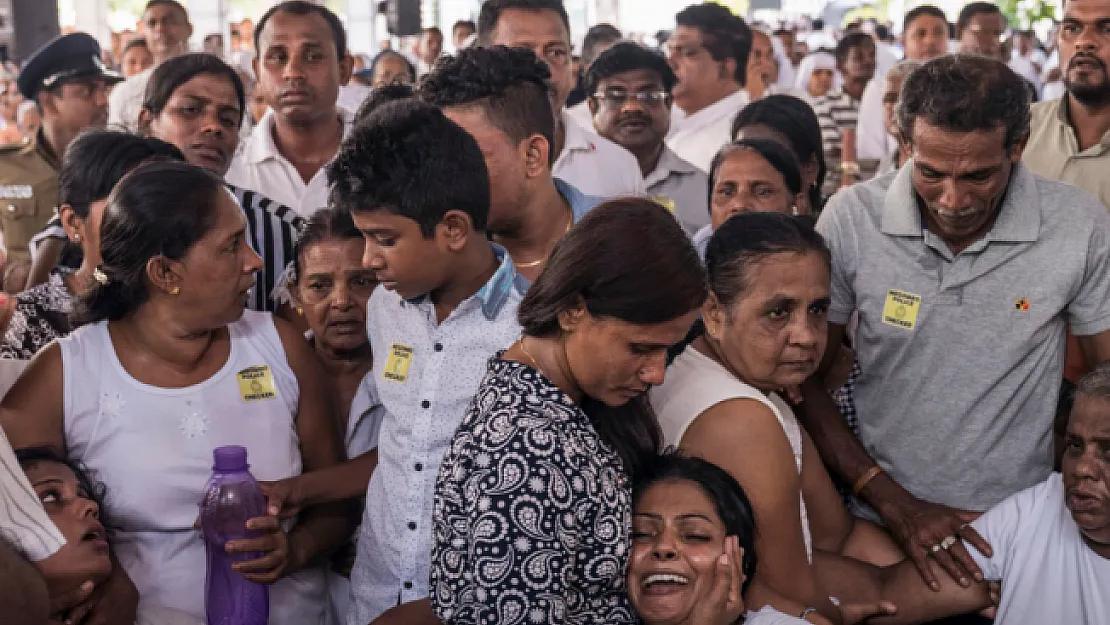 Sri Lanka'daki Saldırılarda Hayatını Kaybedenlere Toplu Cenaze Töreni Düzenlendi