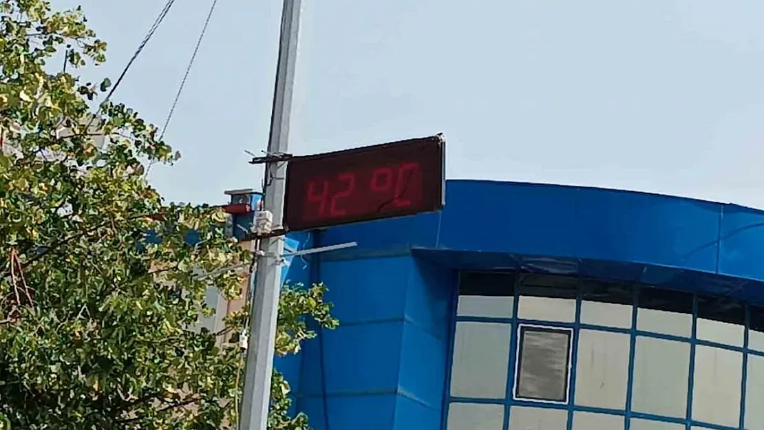 Şuhut'ta Sıcak Hava Hayatı Felç Etti