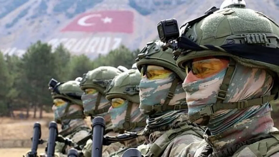 Suriye'de Kara Harekatı Başladı ! Barış Pınarı Harekatında Komandolar İlerliyor