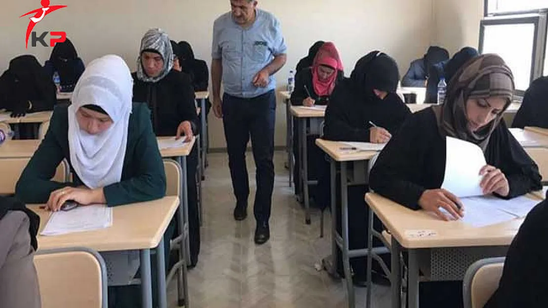 Suriyeli Öğretmen Alımı İçin MEB'in Açtığı Sınava 5 bin 686 Kişi Katıldı