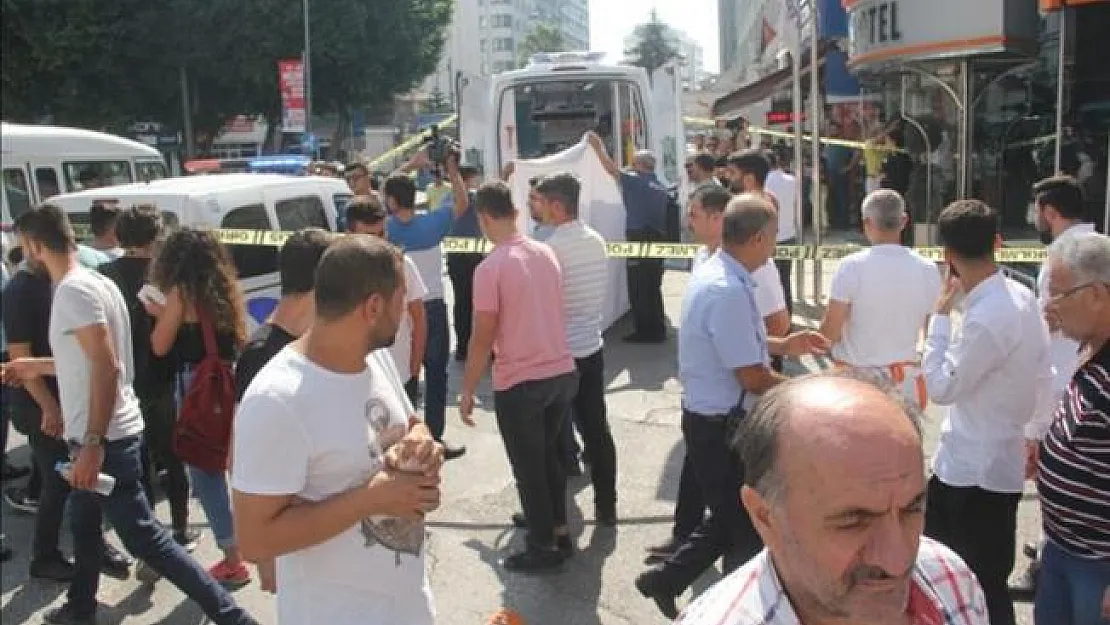 Suriyelilerin 'Bayat meyve suyu' tartışması kanlı bitti: 1 ölü 1 ağır yaralı