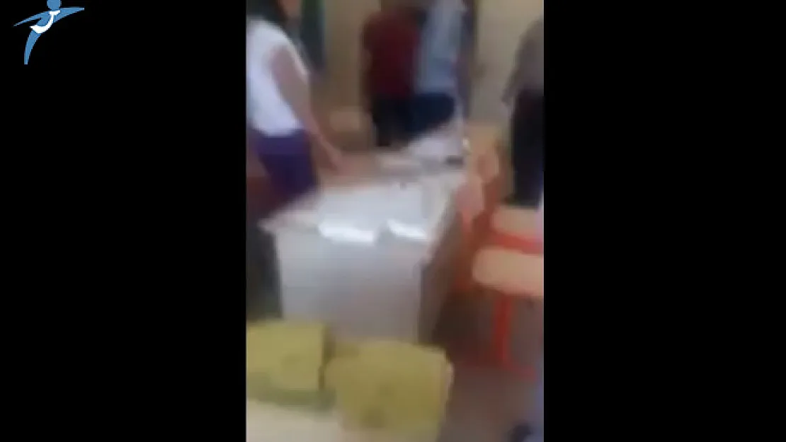 Suruç'ta Bir Okulda Sandığa Paketlenmiş Oy Atıldı!