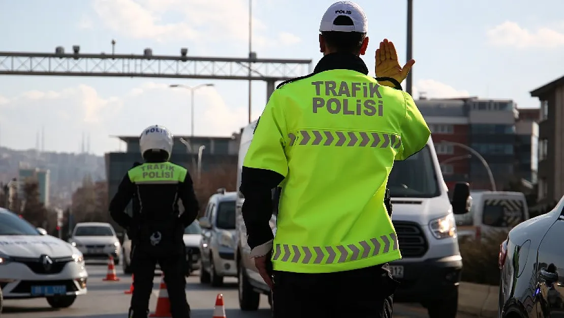 Sürücüler dikkat! Yollar kapatıldı!