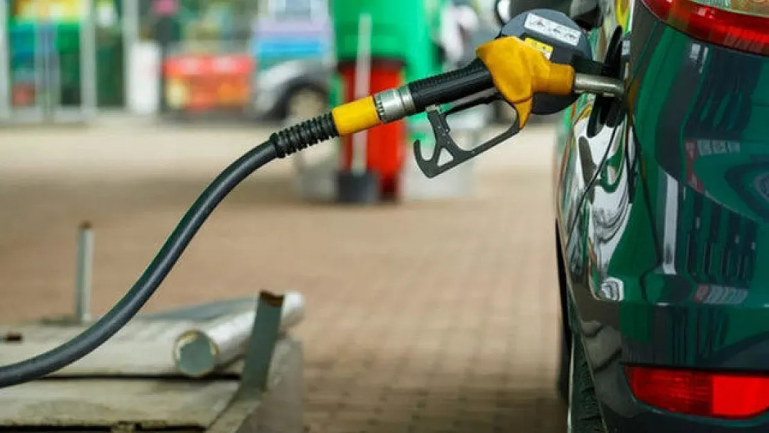 Sürücülere bir kez daha müjde verildi! Benzin motorin ve LPG'ye indirim yapıldı: İşte son gelişmeler