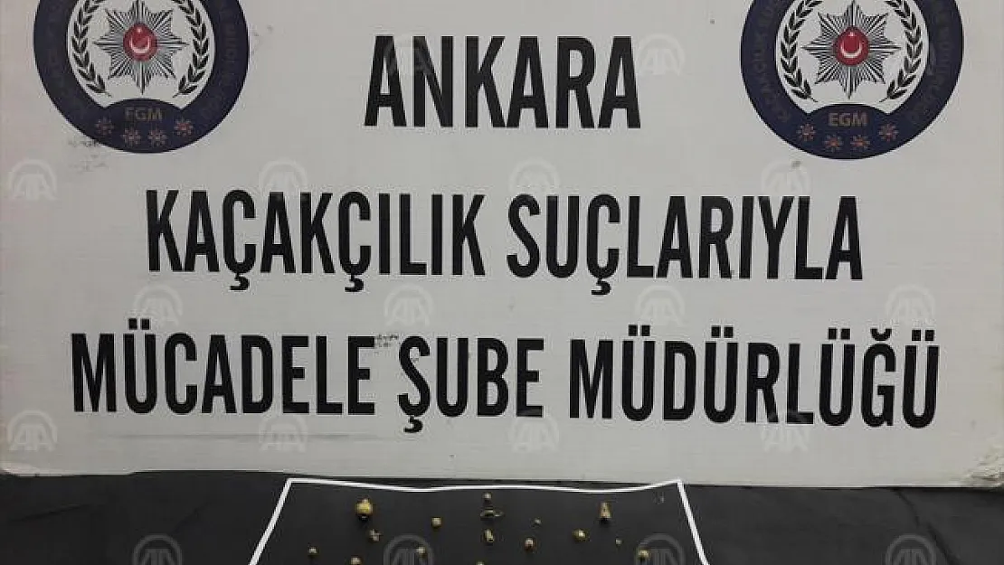 Tarihi eserlerialış veriş merkezinde (AVM) satmaya çalışırlarken yakalandılar