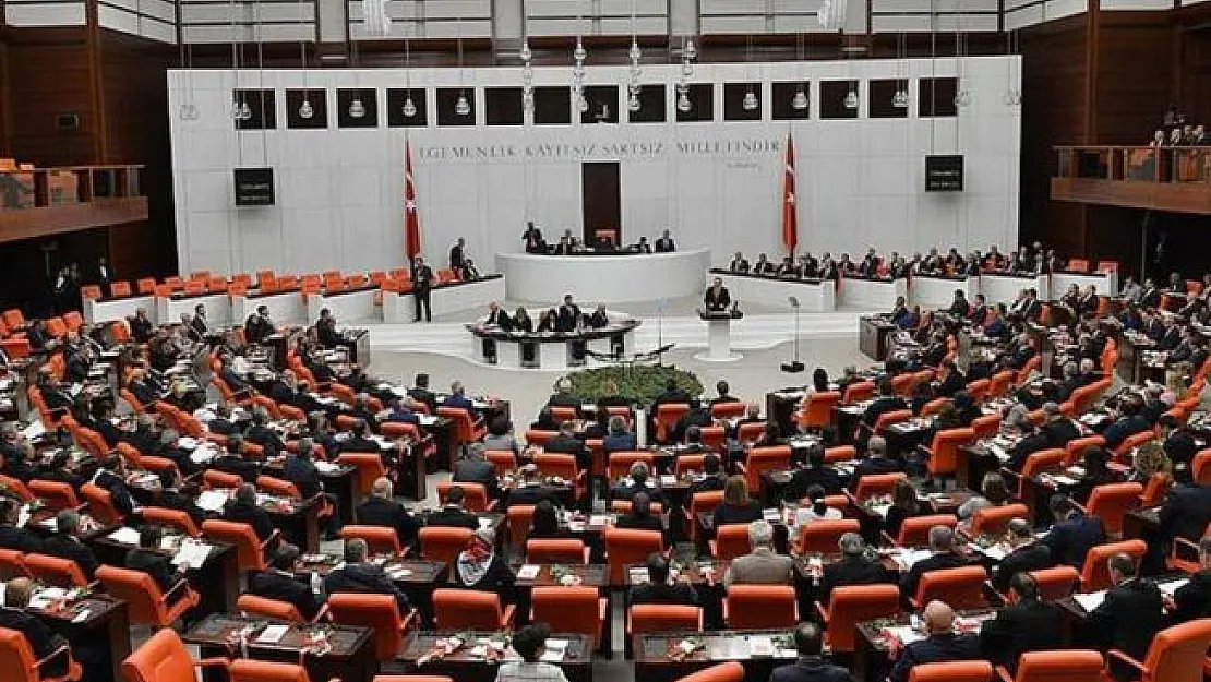 TBMM'de son dakika gelişmesi! 3 ismin milletvekilliği düşürüldü!