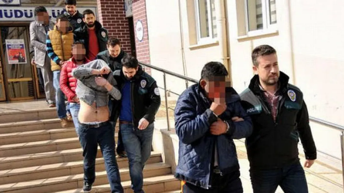 Tekirdağ'ın Süleymanpaşa ve Çorlu ilçelerinde üniversite öğrencilerine uyuşturucu satanlar yakalandı