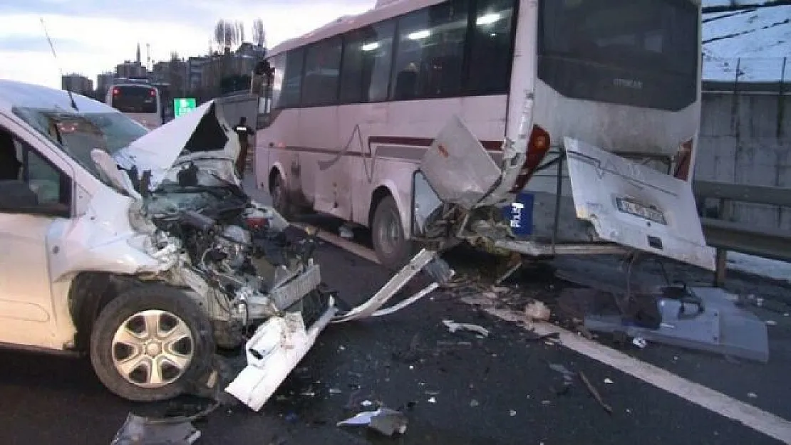 TEM Otoyolu Seyrantepe mevkiinde trafik kazası!