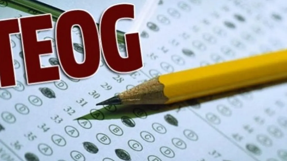 TEOG Sınavında Birinci Olan Öğrencilerin Öğretmenlerine Ödül