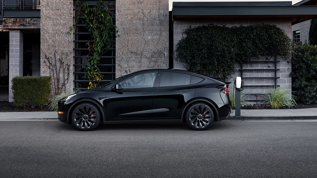 Tesla Model Y Fiyatları Değişiyor: ÖTV Güncellemesiyle Yeni Etiketler Raflarda