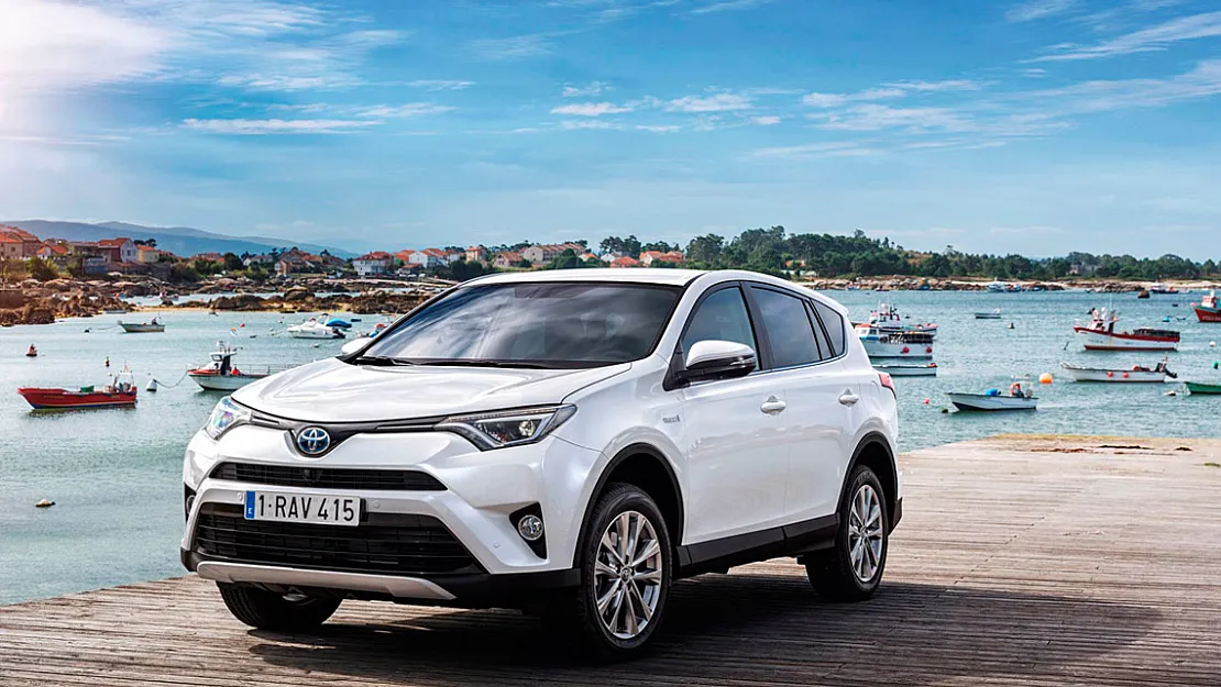 Toyota, sıfır otomobil almak isteyenlere yüzde 0,99 faizli 100 bin TL finansman ayrıcalığı sunuyor!