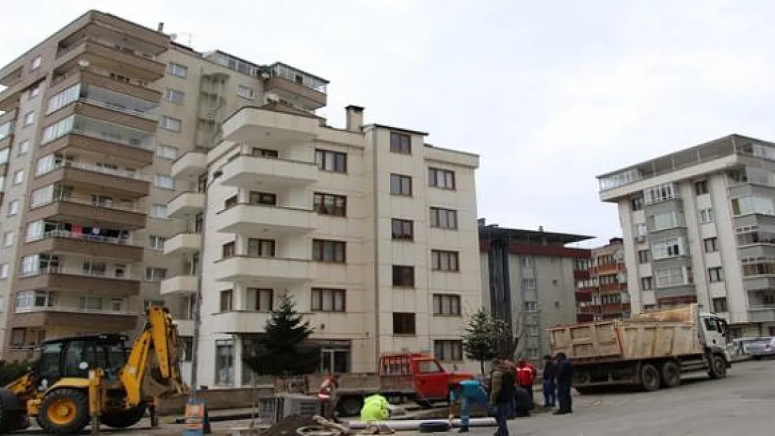Trabzon'da Çökme Tehlikesi Olan 2 Bina Boşaltılıyor
