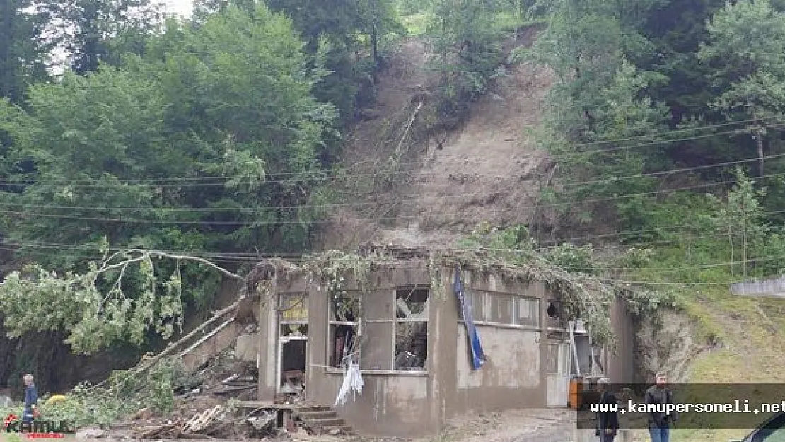 Trabzon'da Sel ve Heyelan Hayatı Felç Etti