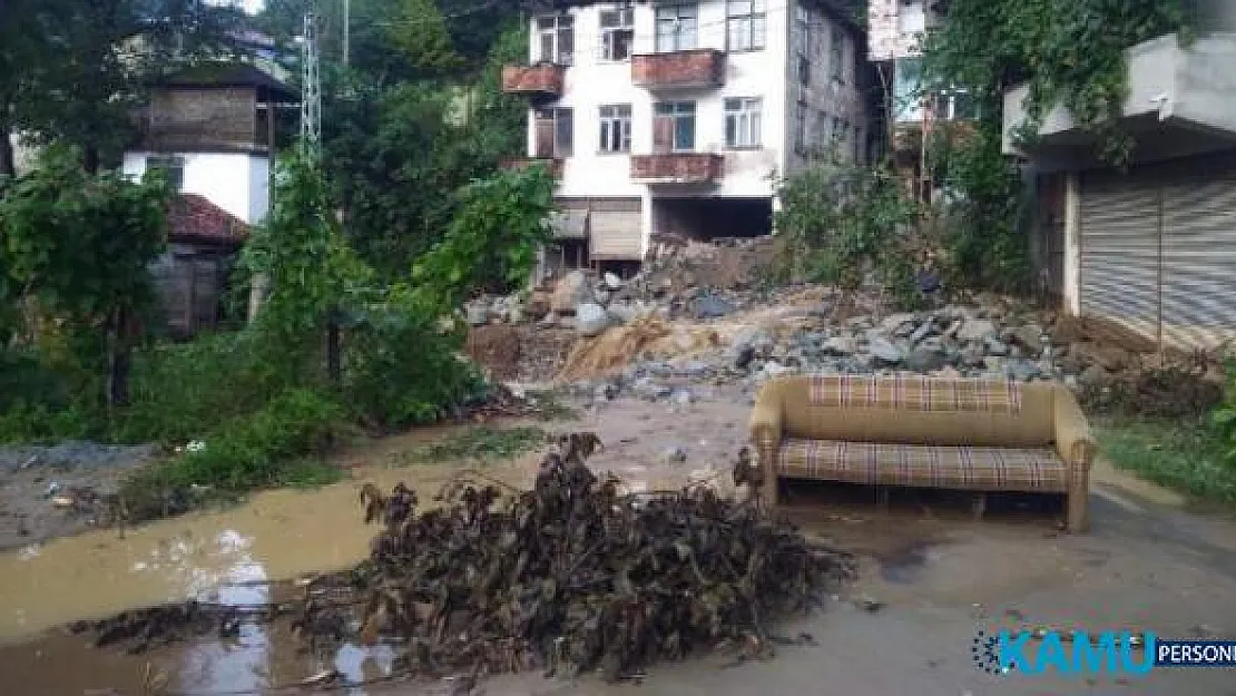Trabzon'da şiddetli yağış sele neden oldu