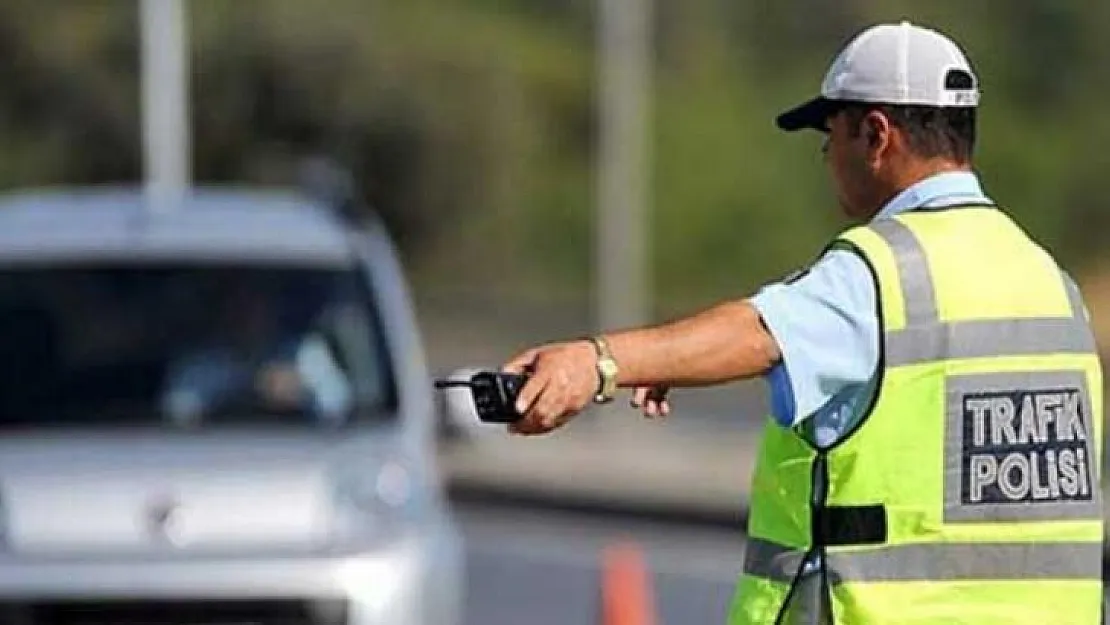 Trafikte bunu yapanlar dikkat! 314 TL para cezası var!
