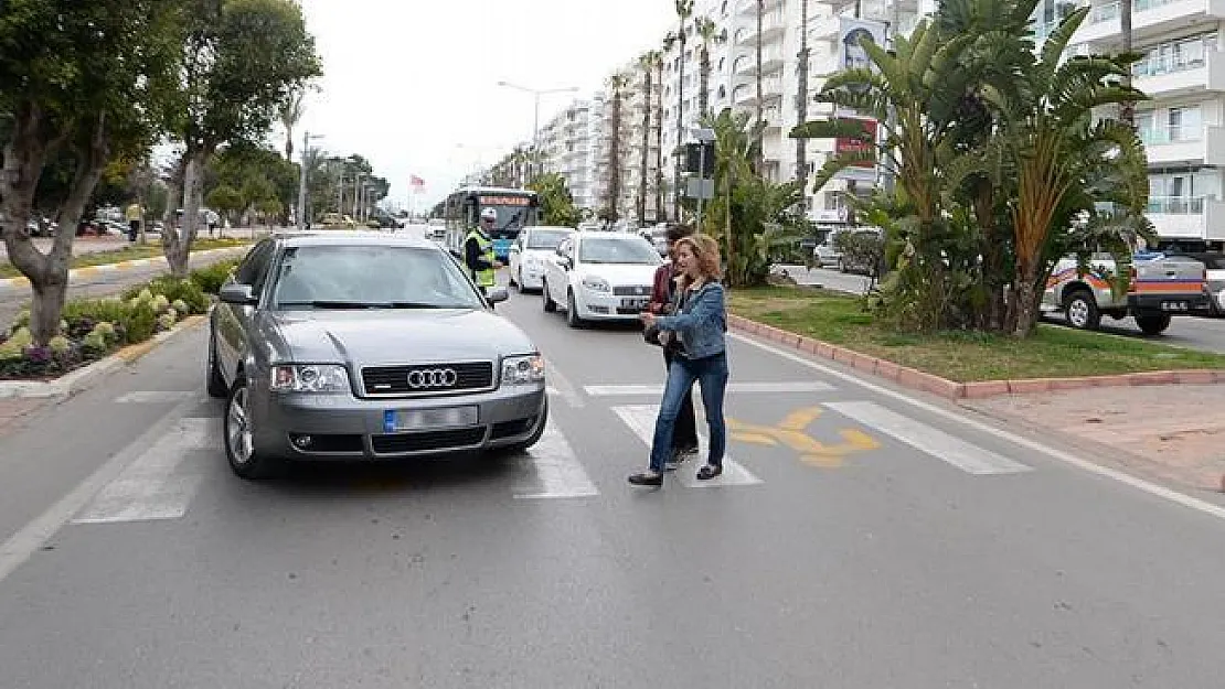 Trafikte yaya önceliği bilinci oluşması için bakanlık tarafından kampanya hazırlanacak