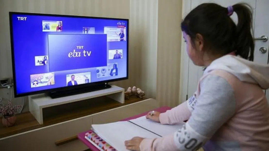 TRT EBA TV ders programı gün gün saat saat açıklandı! TRT EBA TV bugün hangi ders var? TRT EBA TV izle