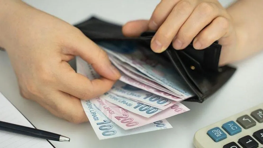 Tüm emeklileri ilgilendiriyor, sadece 19 gün kaldı! Emekli maaşı olan herkese 2.500 TL veriliyor: Emeklilerin hesabına yatıyor
