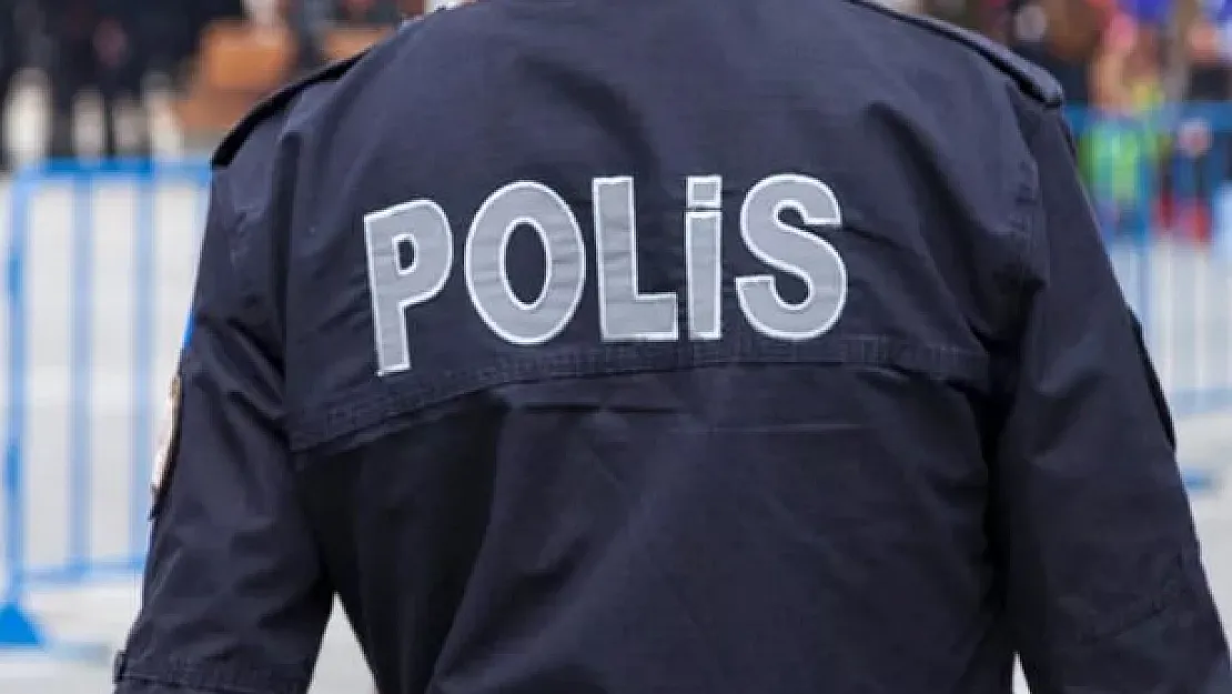 Tüm Türkiye bunu konuşuyor! Hakkari'de polis arabasında 52 kilo patlayıcı bulundu!