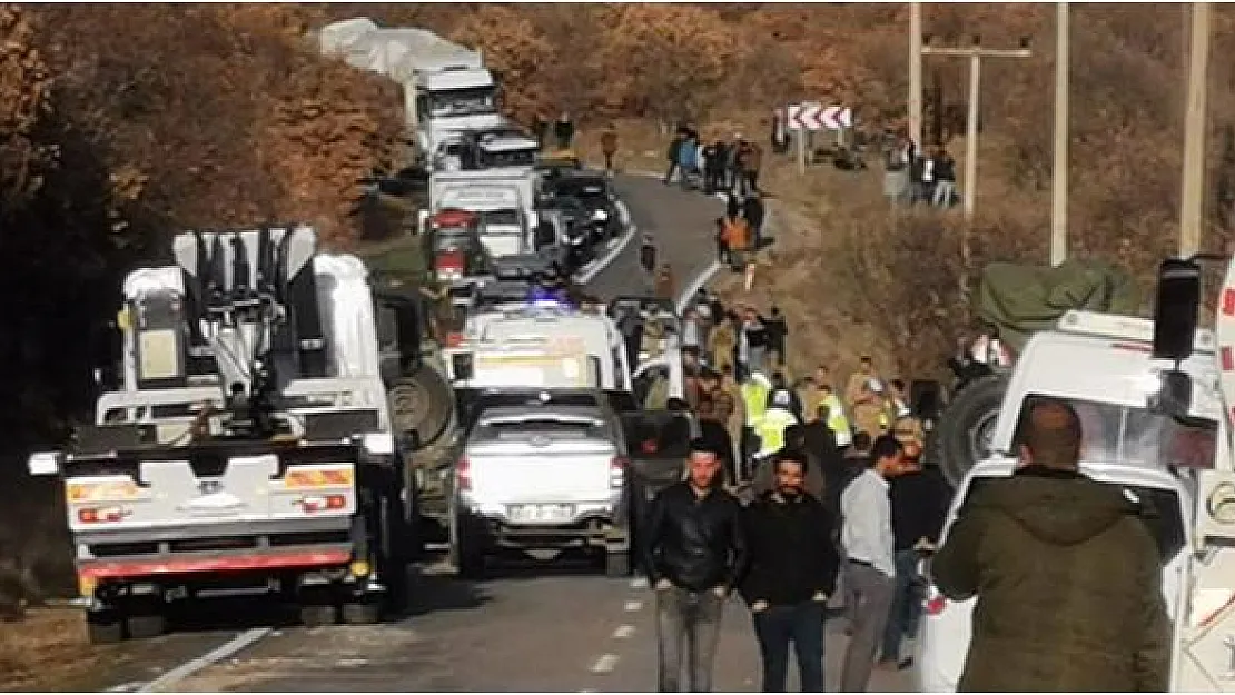 Tunceli'de feci kaza: 13 jandarma personeli...