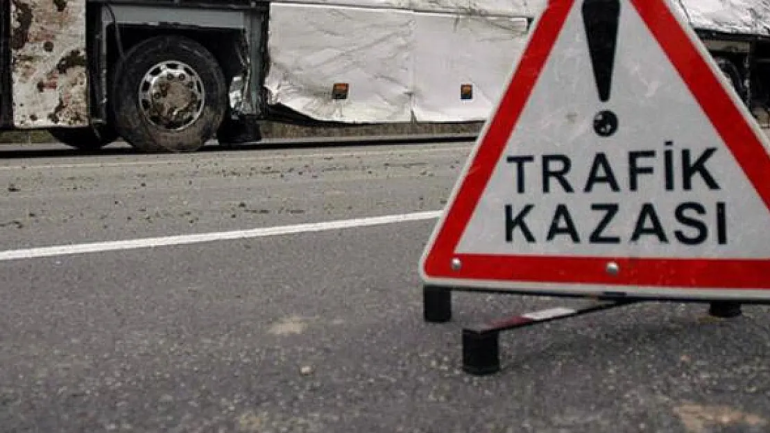 Tur Otobüsü Devrildi: Ölü ve Onlarca Yaralı Var