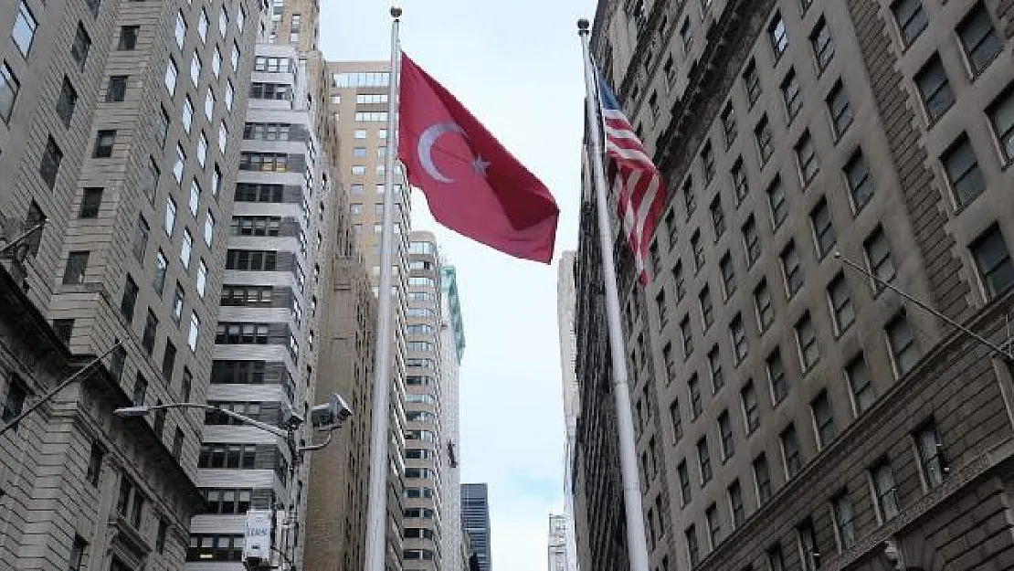Türk Bayrağı New York'ta Dalgalandı