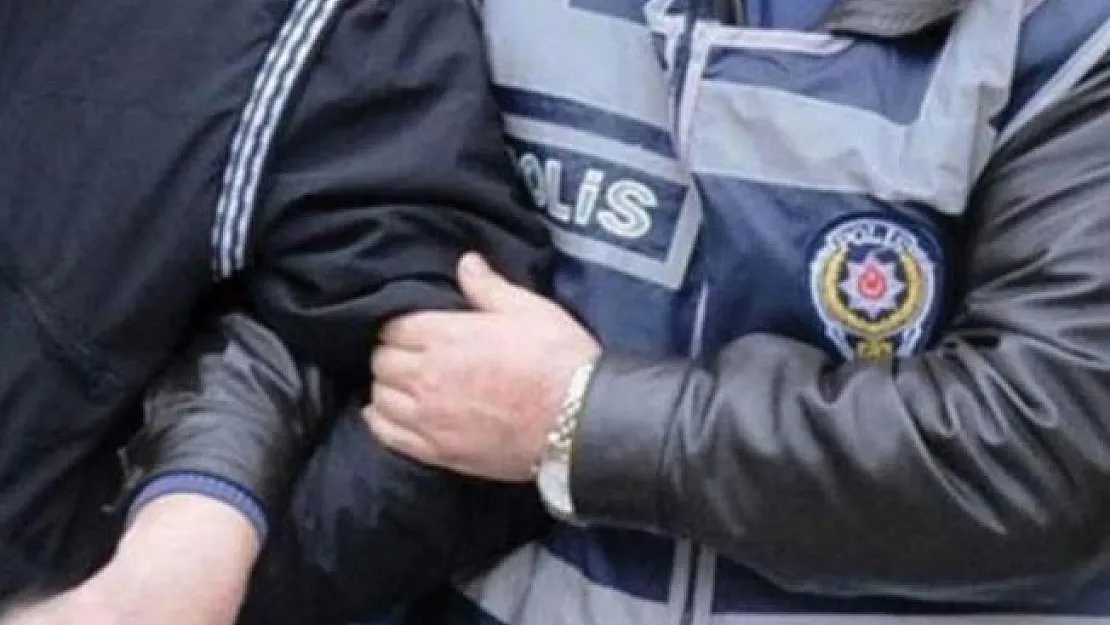 Türk İnterpol Polisleri 106 Zanlıyı Türkiye'ye Getirdi!
