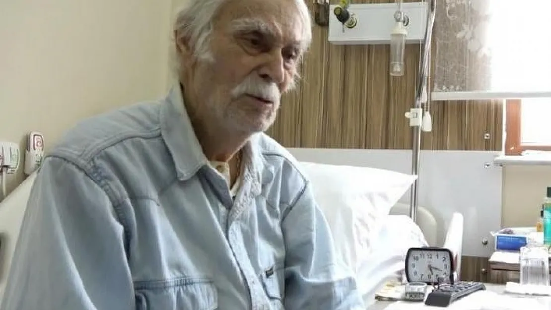Türk sinemasının en önemli oyuncularından Eşref Kolçak yeniden hastaneye kaldırıldı