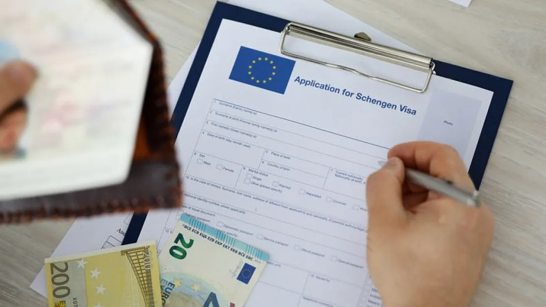 Türk Vatandaşları Schengen Vizesine Servet Harcadı: 15 Yılda 775 Milyon Euro Gitti