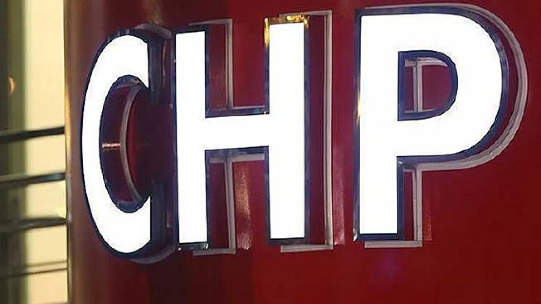 Türkçe ezan tartışması sebebiyle CHP'de 2 milletvekili disiplin kuruluna sevk edildi.
