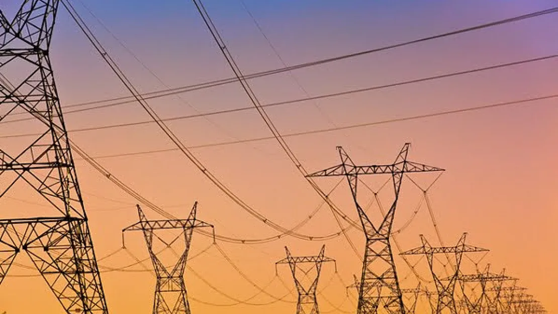 Türkiye geneli elektrik kesintileriyle ilgili açıklama geldi! Elektrikler neden kesiliyor?