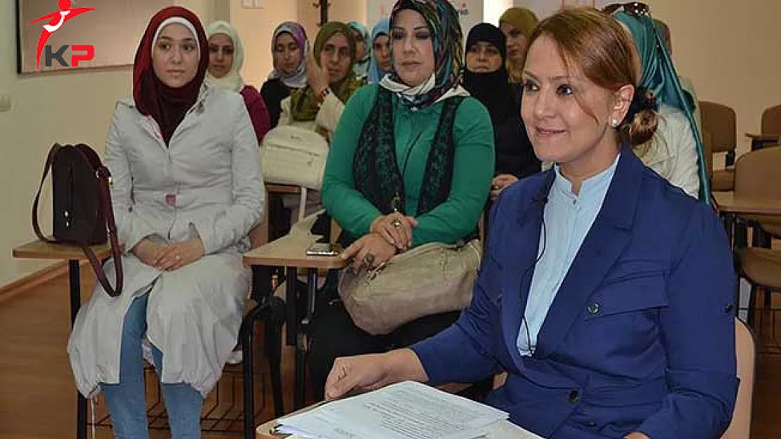 Türkiye'deki 5 Bin 200 Kadın Sığınmacıya KADEM'den Destek !