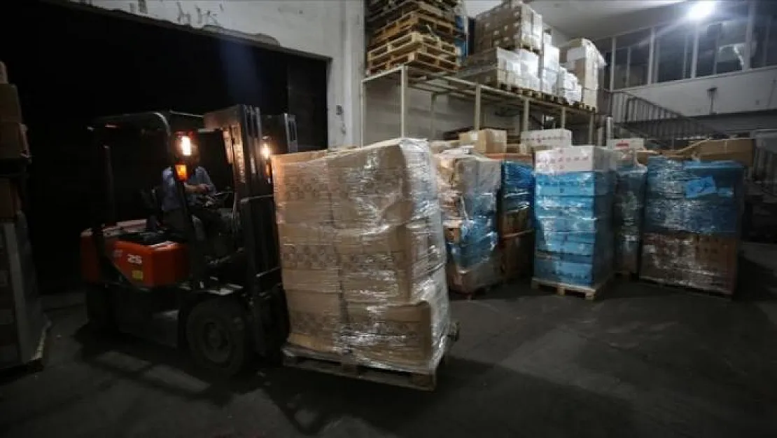 Türkiye'den giden 1,5 ton koruyucu tıbbi malzeme Kızılhaç'a teslim edildi!