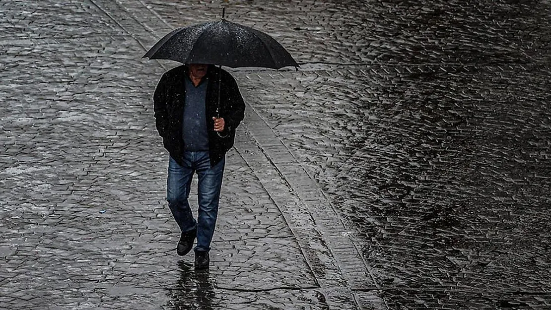 Türkiye'nin Batı Kesimlerinde Kuvvetli Yağış ve Kar Uyarısı: Meteoroloji Genel Müdürlüğü'nden Önemli Açıklamalar