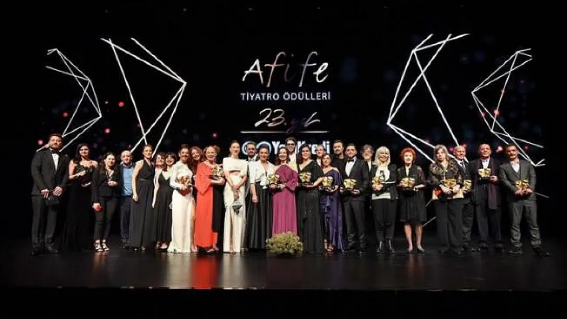 Türkiye'nin En Prestijli Tiyatro Ödülü 23. Afife Tiyatro Ödülleri Sahiplerini Buldu...