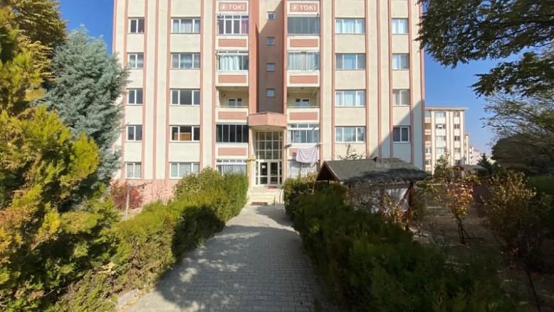 Ucuza ev almak isteyenler dikkat! Kira değeri bin lira olan 3+1 apartman dairesi 135 bin liraya satılıyor