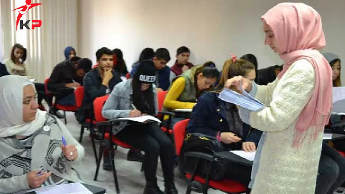 Üniversite Hazırlık Öğrencilerine Ücretsiz Kurs Veriliyor