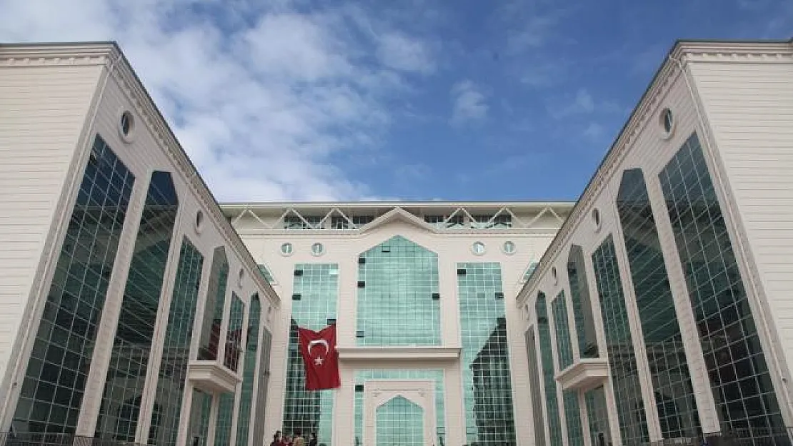 Üniversiteye kadrolu olarak kaloriferci ve temizlik personeli alımı 27 Ocak'ta sona eriyor!