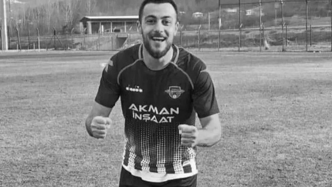 Ünlü futbolcu evinde geçirdiği kalp krizi yüzünden vefat etti! Taziye mesajları yağdı