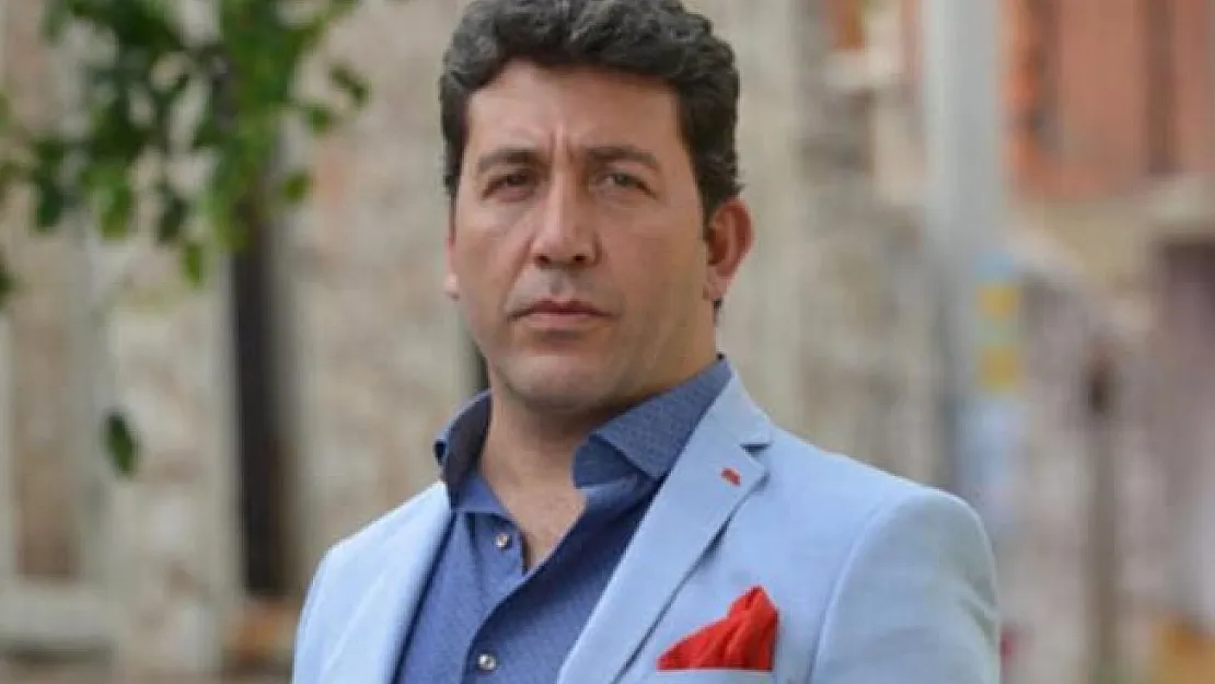 Ünlü Oyuncu Emre Kınay, İYİ Parti Kadıköy Belediye Başkan Adayı Oldu! Kimdir?